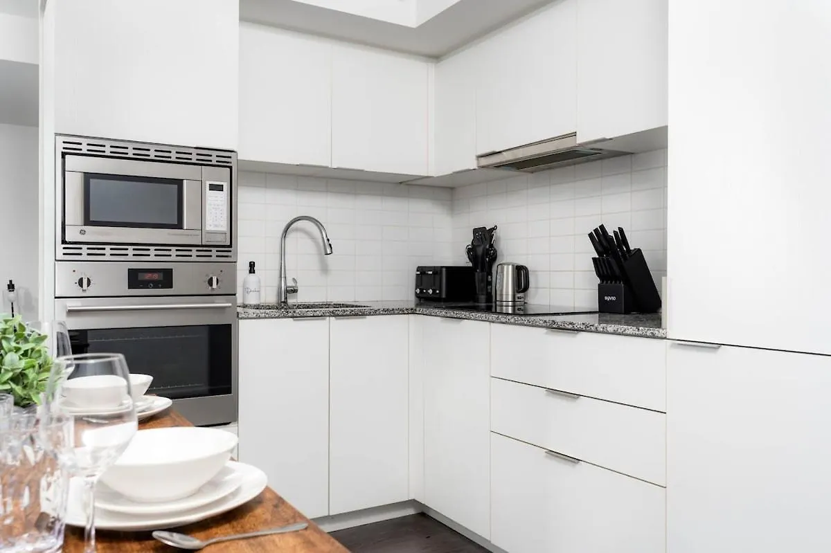 Daire Condo Downtown 2 Beds Near Uoft Toronto